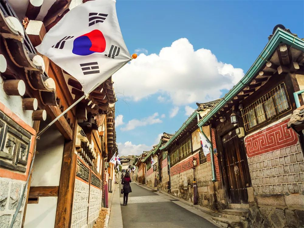 韩国最新男子组合，小巷中的隐藏魅力