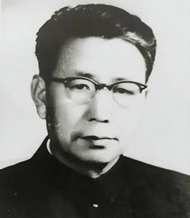 罗马尼亚与挪威赛场最新动态，风采展现与球迷热议热议焦点返回赛况更新