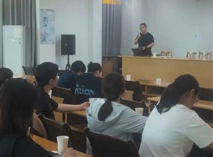 锡山区最新招聘信息揭秘，邻里间的小故事与求职机遇