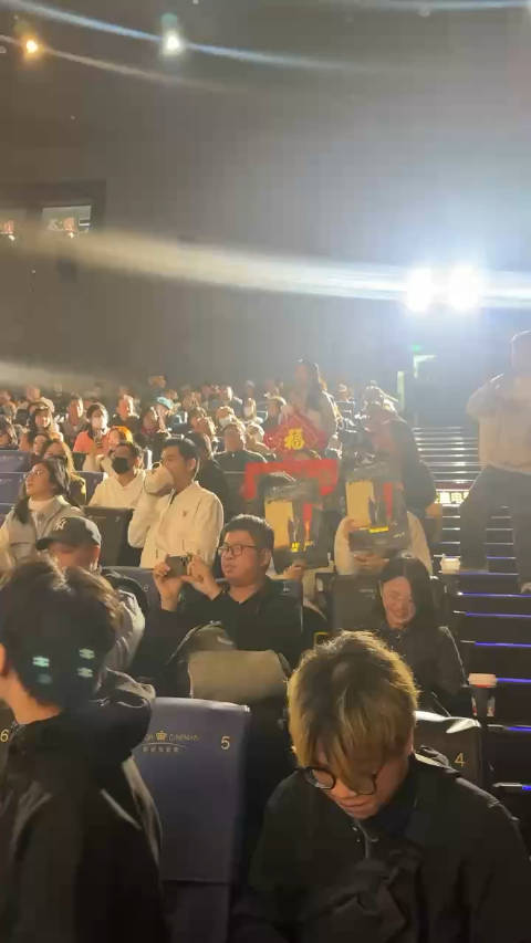 达恩电影院最新动态，变化中的自信与成就感，励志之旅启程